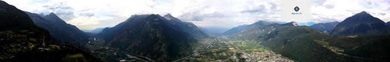 La plaine valaisanne depuis Ravoie (drone)