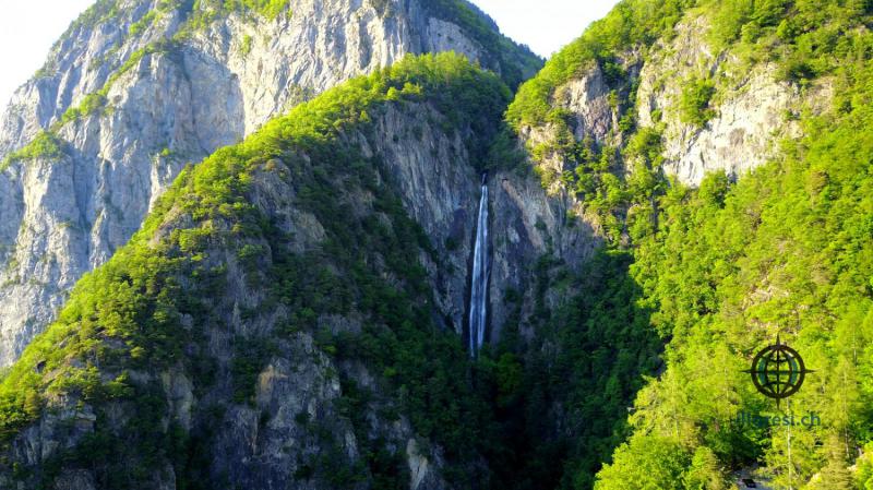 Cascade vers Lavey