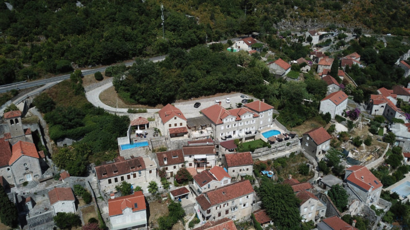 Perast / Hotel Per Astra