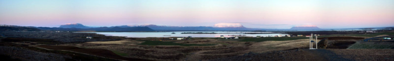 Lac de Mývatn à minuit