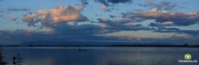 Sud Laos - Champasak, pêcheur sur le Mékong